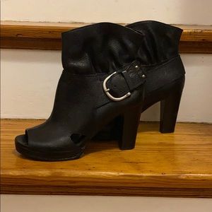Gianni Bini peep toe booties